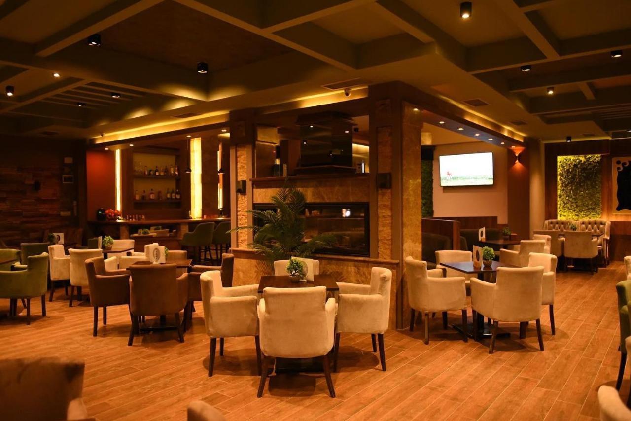 Griffon Bar Food Apartments Struga Eksteriør billede