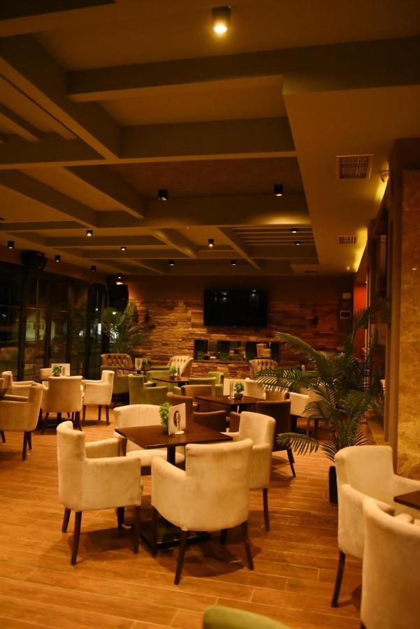 Griffon Bar Food Apartments Struga Eksteriør billede