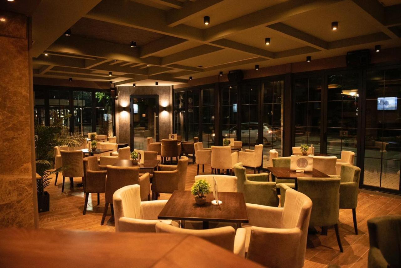 Griffon Bar Food Apartments Struga Eksteriør billede