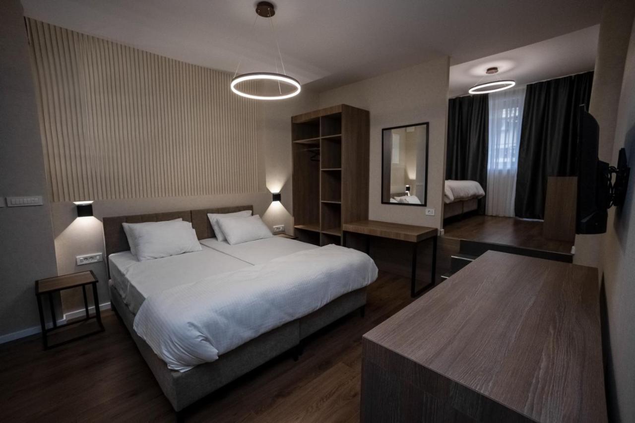 Griffon Bar Food Apartments Struga Eksteriør billede