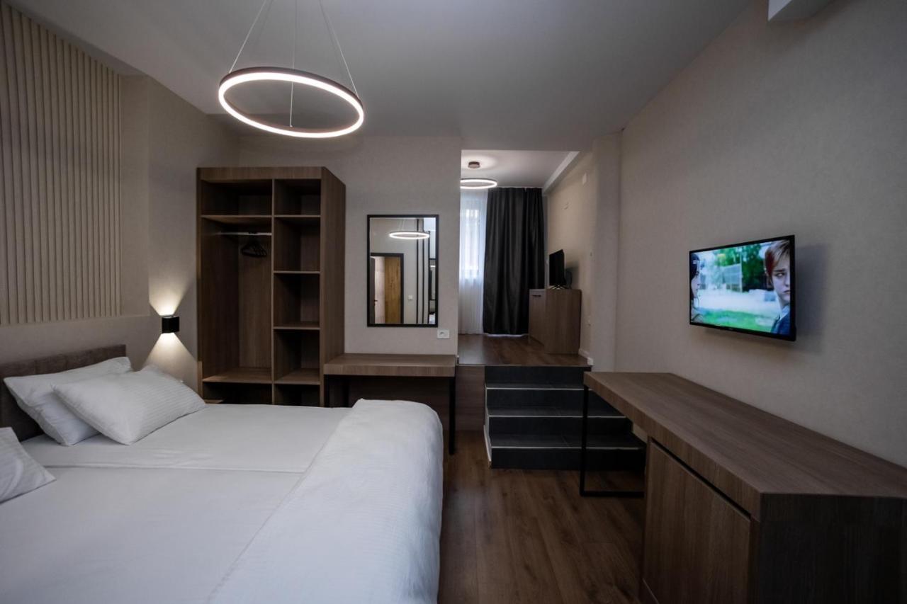 Griffon Bar Food Apartments Struga Eksteriør billede