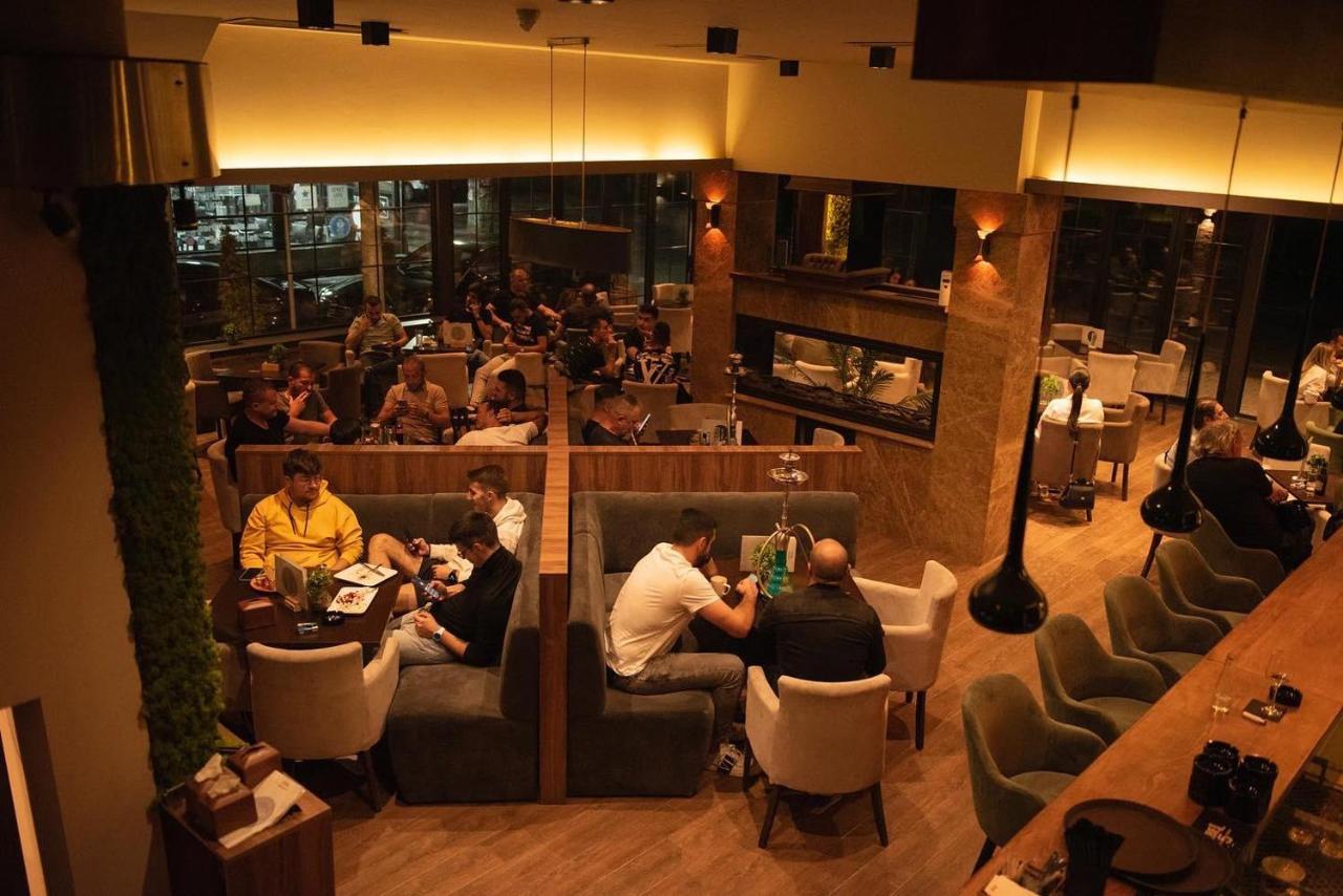 Griffon Bar Food Apartments Struga Eksteriør billede