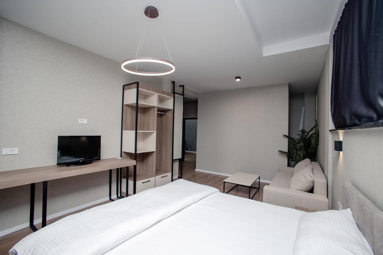 Griffon Bar Food Apartments Struga Eksteriør billede