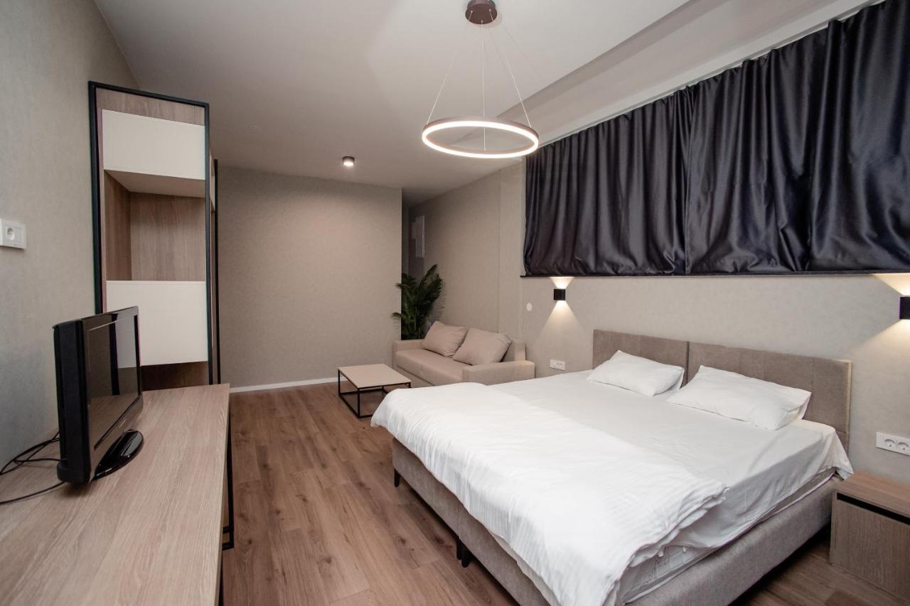 Griffon Bar Food Apartments Struga Eksteriør billede