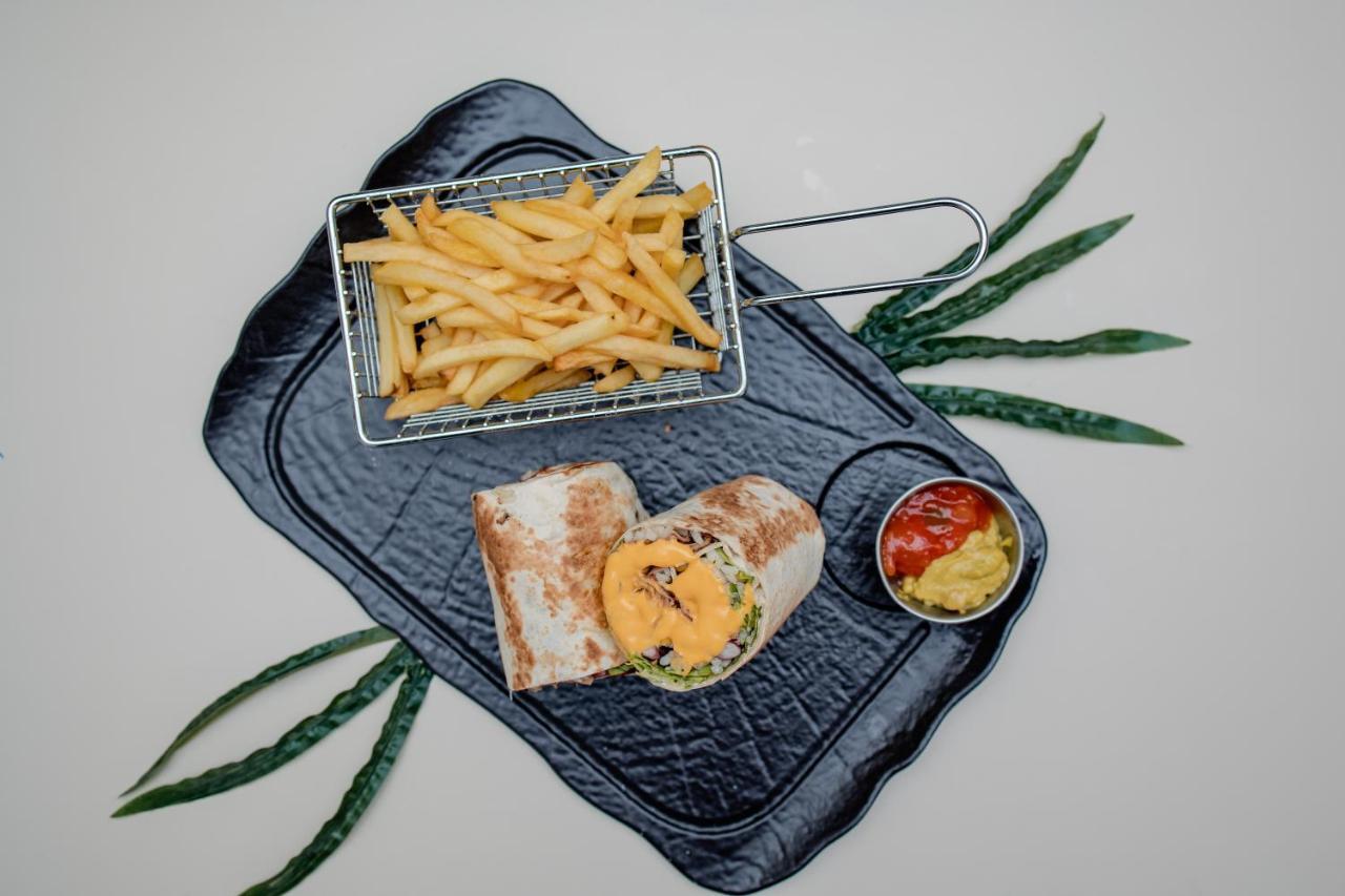 Griffon Bar Food Apartments Struga Eksteriør billede